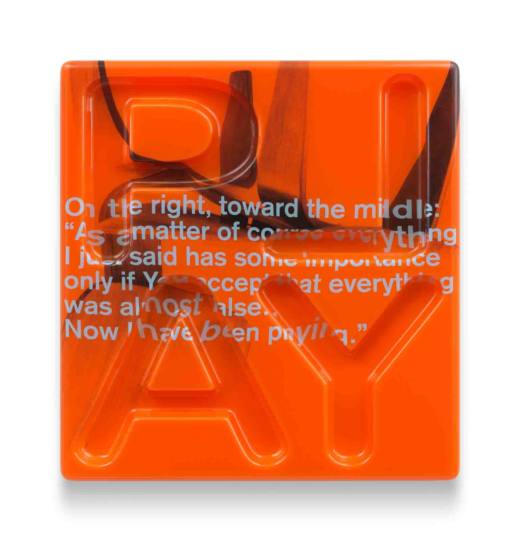 A.4.Play (Orange), 2016. Silkscreen on acrylglas thermoformed. 82 x 76 x 6 cm. Cortesía del artista y Galería Helga de Alvear, Madrid.